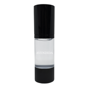 Clear bottle with black cap and 'AVENDIDA' branding on a white background